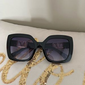Brand new brown square sunglasses